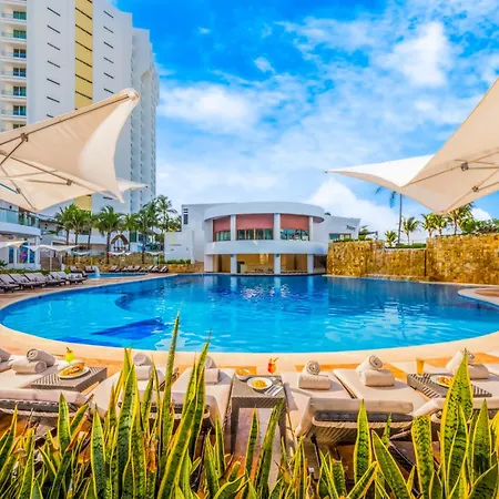 Altitude At Krystal Grand Cancun-3