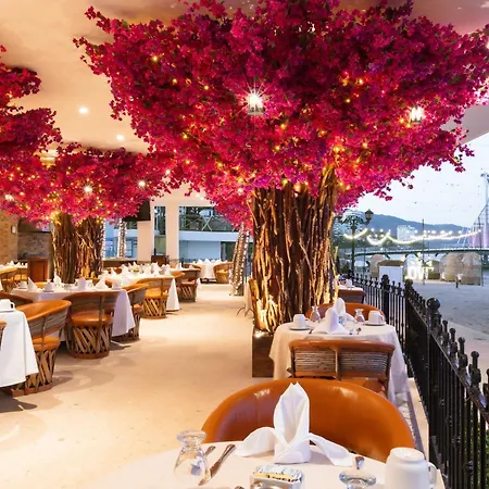 Los Arcos Suites-3
