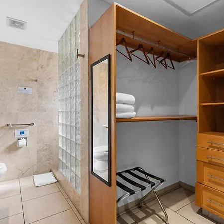 Marina Banderas Suites Hotel Boutique-3