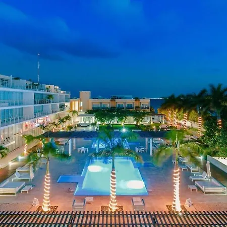 Magia Beach Side Condos-3