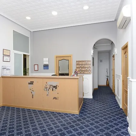 Hostal Biarritz-3