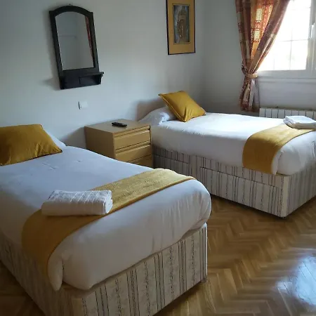 Chalet Avila Rooms-2