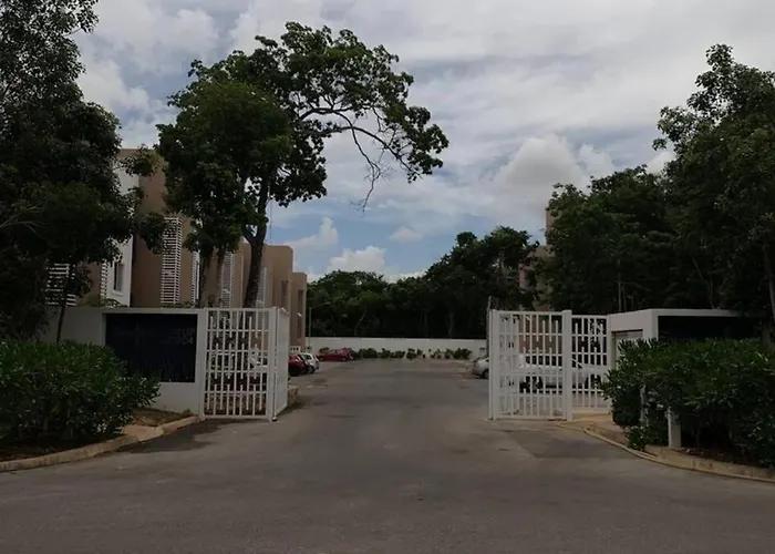 Villa Residencial Con Seguridad Y Areas Recreativas. Cancún