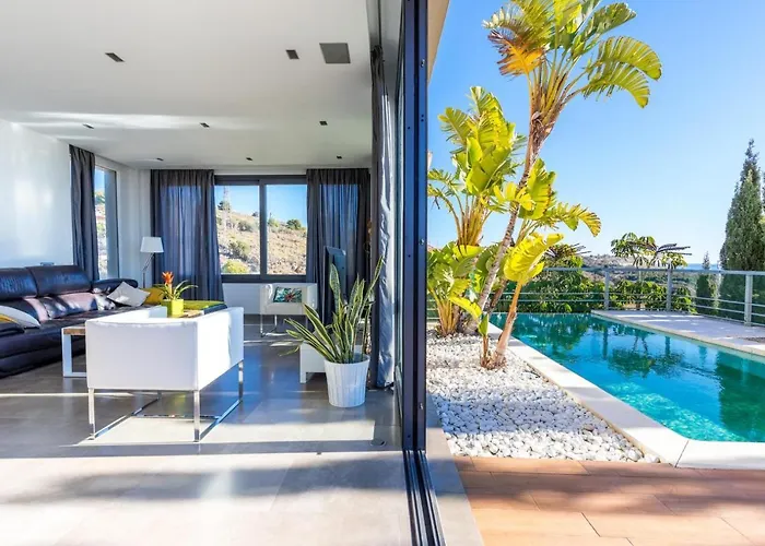 Luxury Villa With Swimming Pool And Amazing Views Málaga