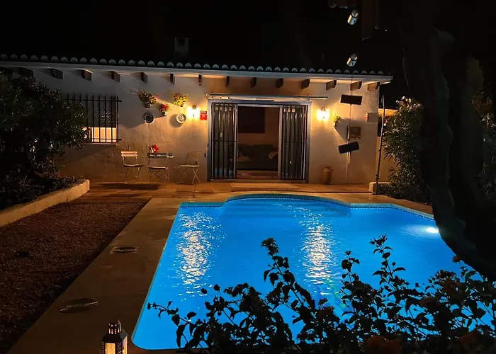 Villa Casa Pipa Alhaurín el Grande - vrijstaande casita met privé zwembad en grote tuin Málaga