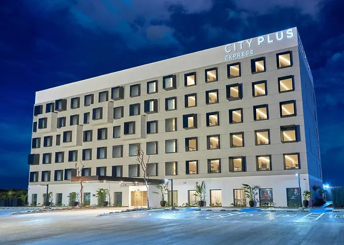 City Express Plus By Marriott Mazatlán