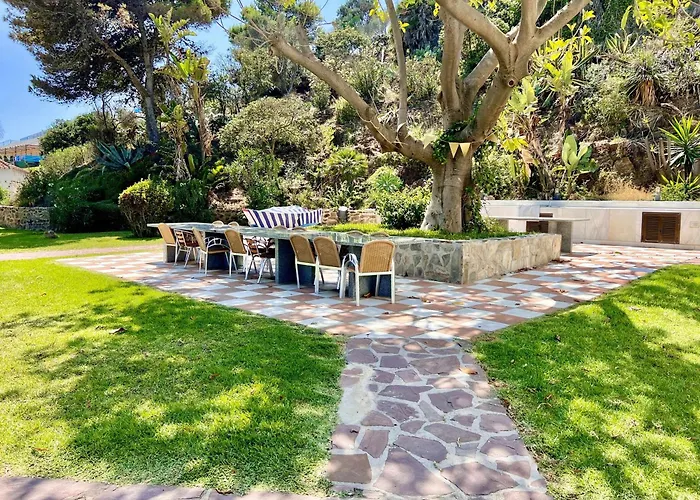 Castle Beach House. Luxury Beachfront Villa Málaga