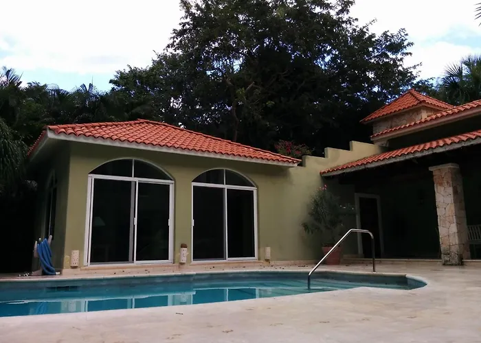 Casa Beard, Spacious Guest House With High Speed Wifi & Pool. Playa del Carmen
