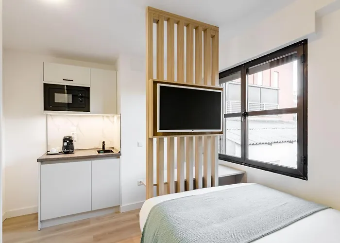 Square Rooms by Charming, cerca del aeropuerto y con un pequeño gimnasio Madrid