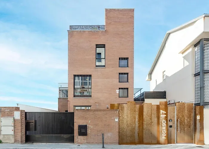 Square Rooms by Charming, cerca del aeropuerto y con un pequeño gimnasio Madrid