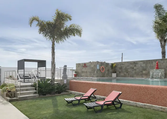 Villa Adán con piscina majestuosa Cádiz